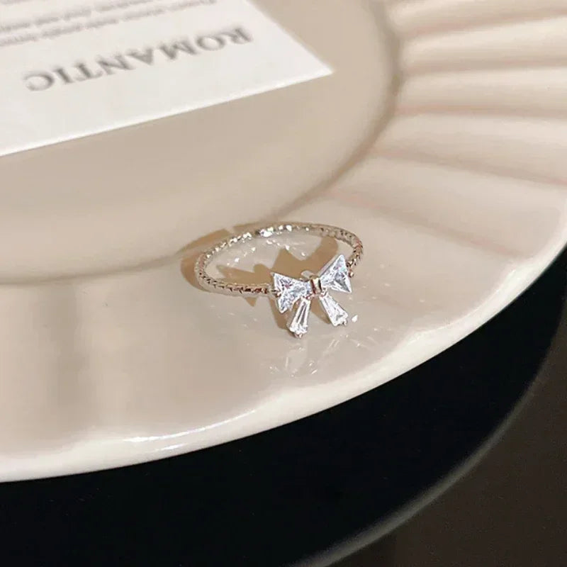 Shiny White Bowknot Rings Female Girls Korean Exquisite Jewelry Open Ring with Shiny Bow Tie Zircon for Party Lovers Gifts
